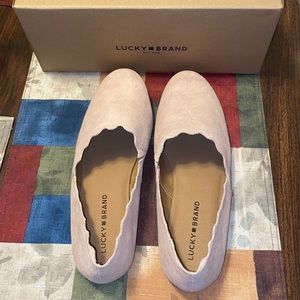 Woman’s size 10M Lucky🍀Brand flats.